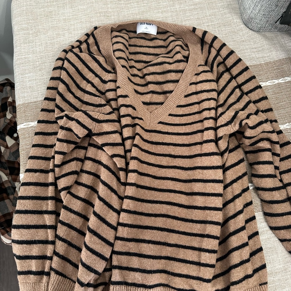 Old Navy V-Neck Striped Sweater in Tan and Black